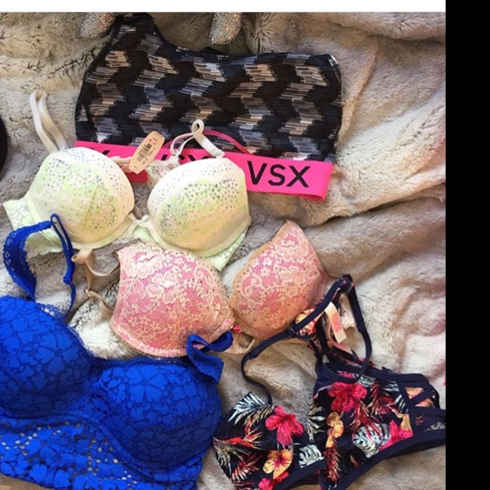 Bra bundle vs pink